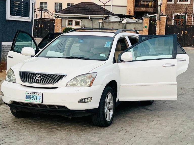 lexus white car